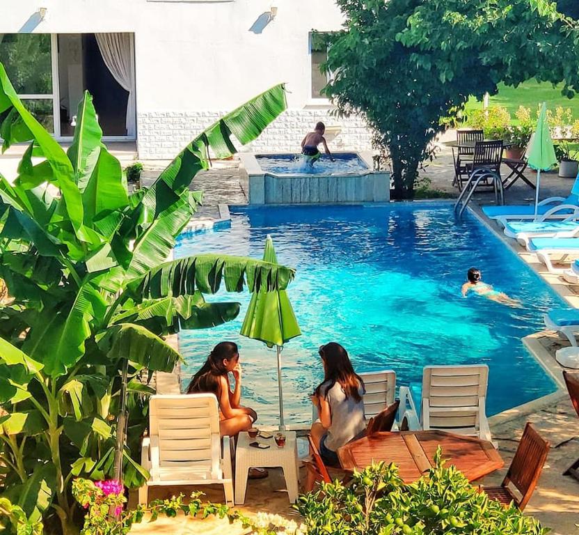 پارلا آپارت هتل Parla Apart Hotel