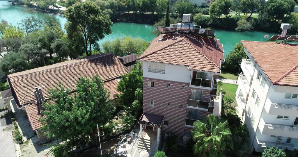ریور هتل River Hotel
