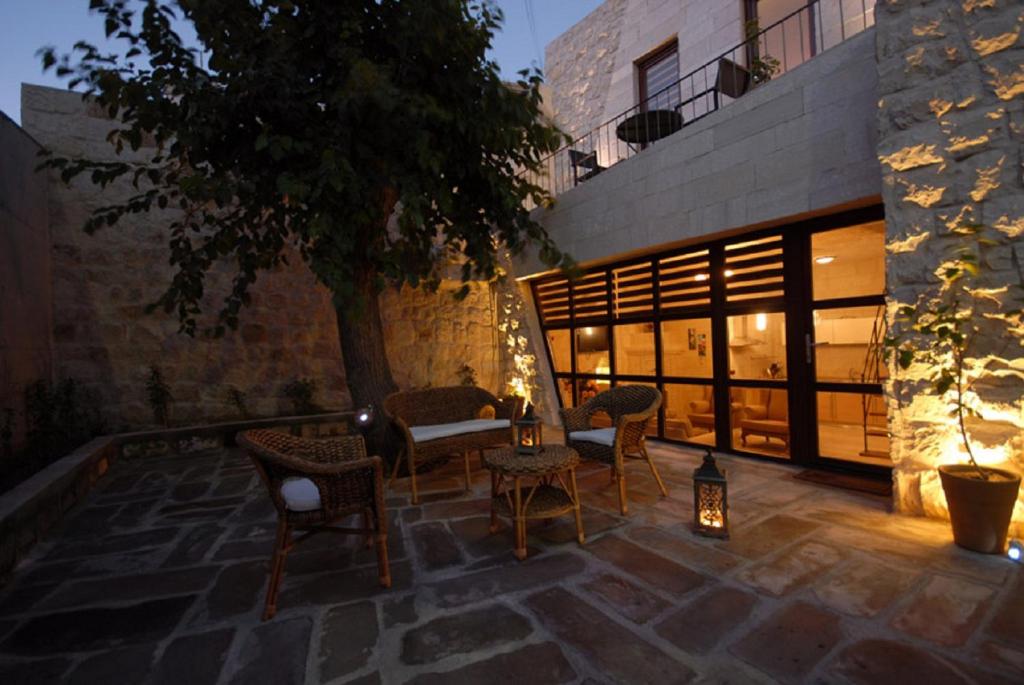 هتل کینگ آپارت بای تراولرز King Apart By Traveller's