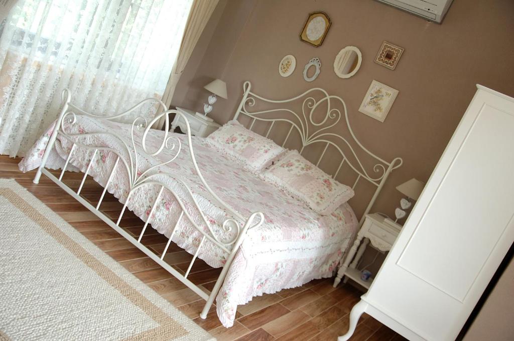 Beyaz Ev Agva - Adult only +15