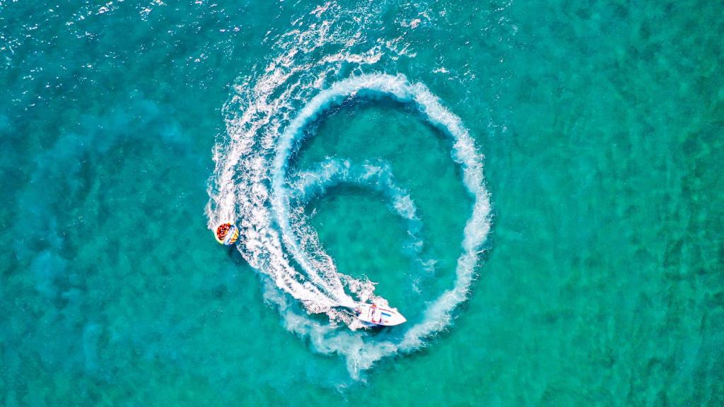 هتل کریستال سانست لوکسری ریزورت اند اسپا - آلتیمیت آل اینکلاسیو Crystal Sunset Luxury Resort & Spa - Ultimate All Inclusive