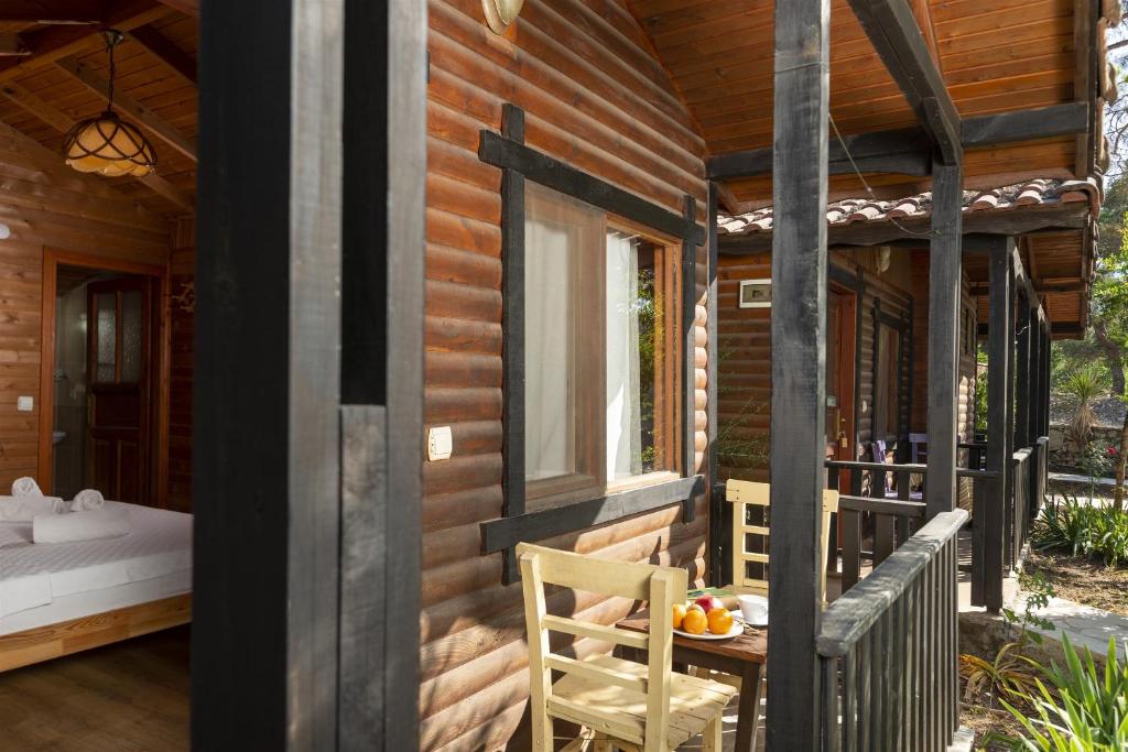 هتل کوالا بونگلوز Koala Bungalows