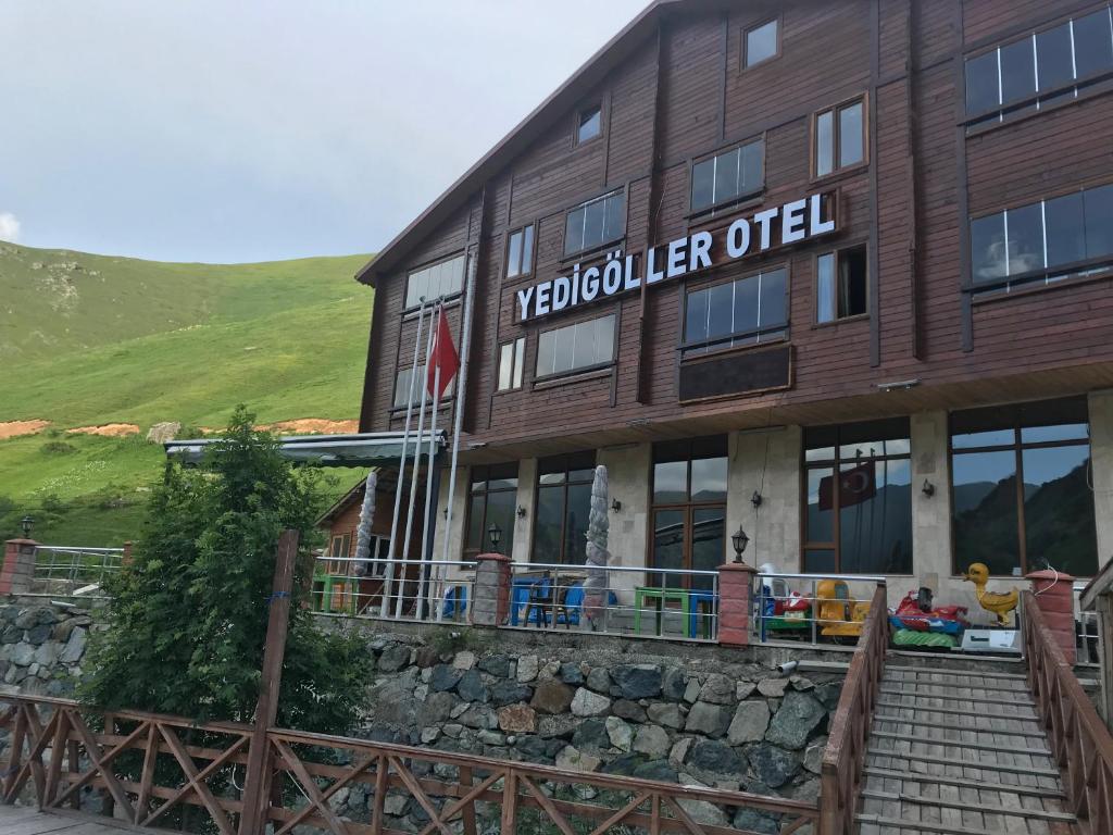 یِدِیگُلهر هتل اند رِستوران - Yedigoller Hotel & Restaurant