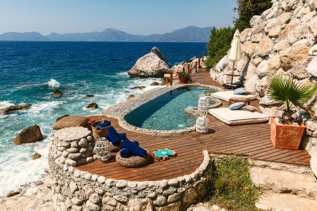 ناوتیکال هتل Nautical Hotel