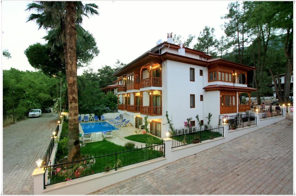 آیکا هتل - Ayka Hotel