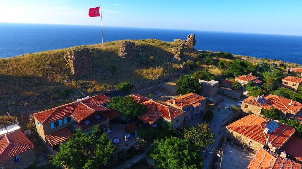 هتل The Castle (Hotel), Gokceada Town (Turkey) Deals