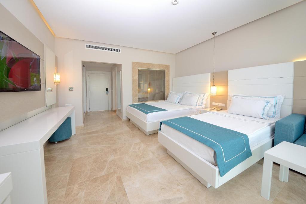 لوگا بوتیک هتل اند بیچ - Luga Boutique Hotel & Beach