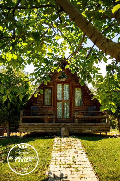کازداگ لاری آیدا ناتورا بونگالوف هتل Kazdaglari Ida Natura Bungalov Hotel
