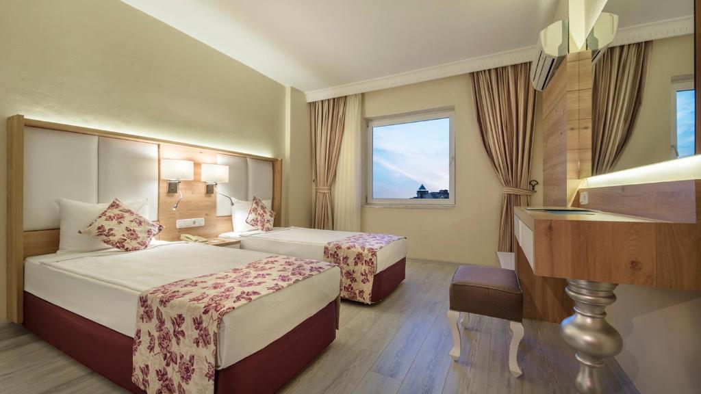 رویال گاردن بیچ هتل Royal Garden Beach Hotel