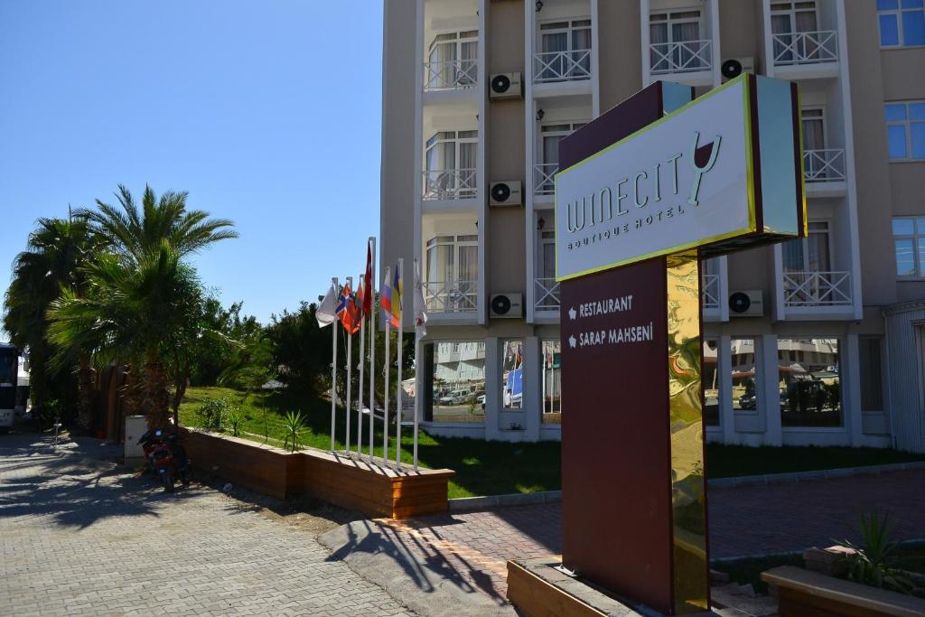 واین‌سیتی هتل - Winecity Hotel