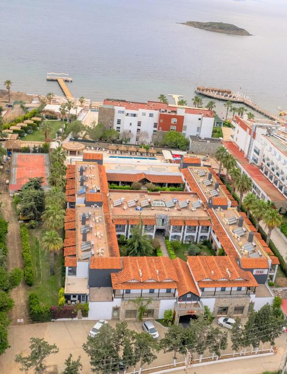 هتل تیانا بیچ ریزورت Tiana Beach Resort