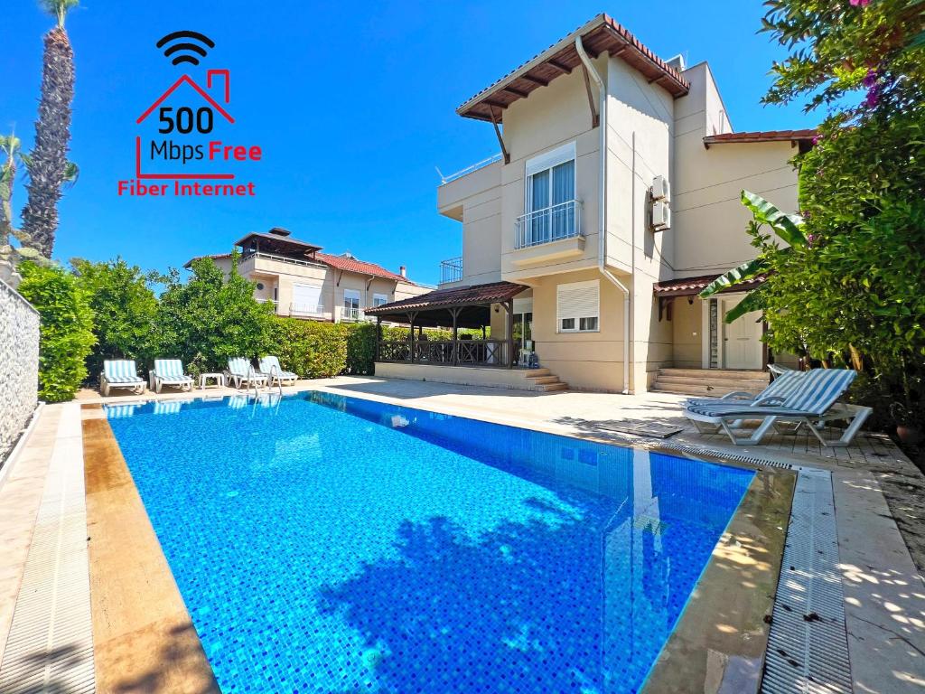 هتل پاراڈایس تاون ویلا آبل ۵۰۰ ام بی پی اس فری وای فای Paradise Town Villa Abel 500 MBPS free wifi