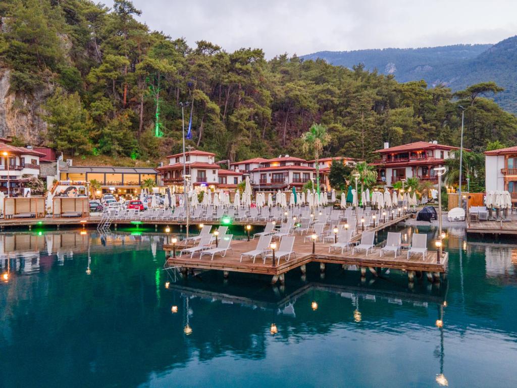 اسکله‌مبر هتل - İskelem Otel