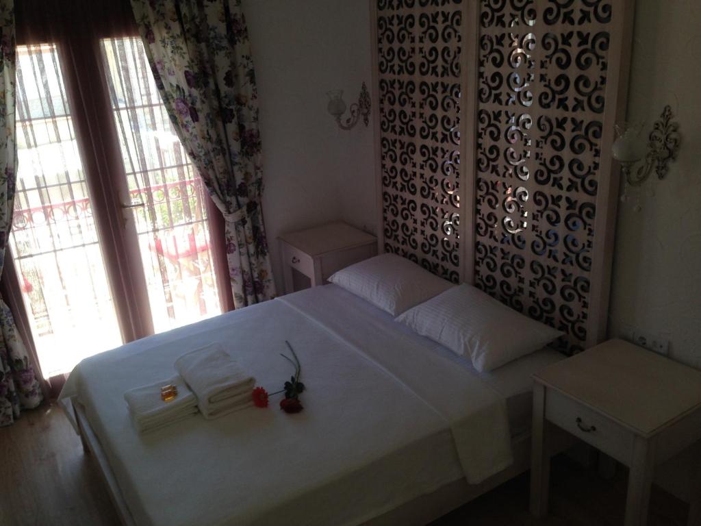 آلاکاتی لاکی آنجل هتل Alacati Lucky Angel Hotel