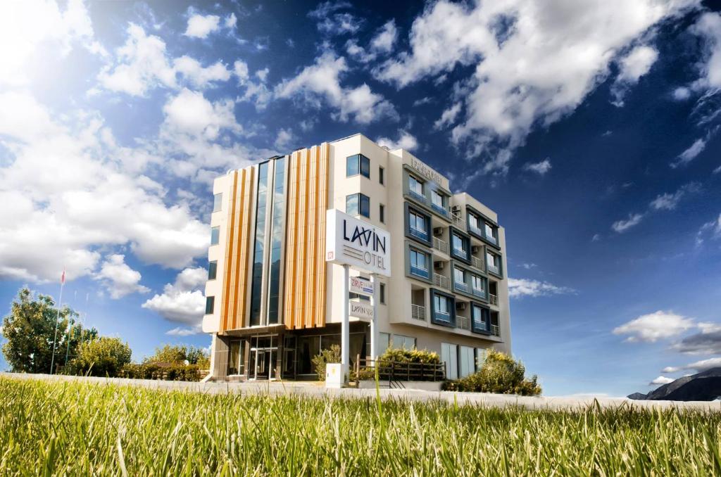 لاوین هتل و اسپا Lavin Hotel & Spa