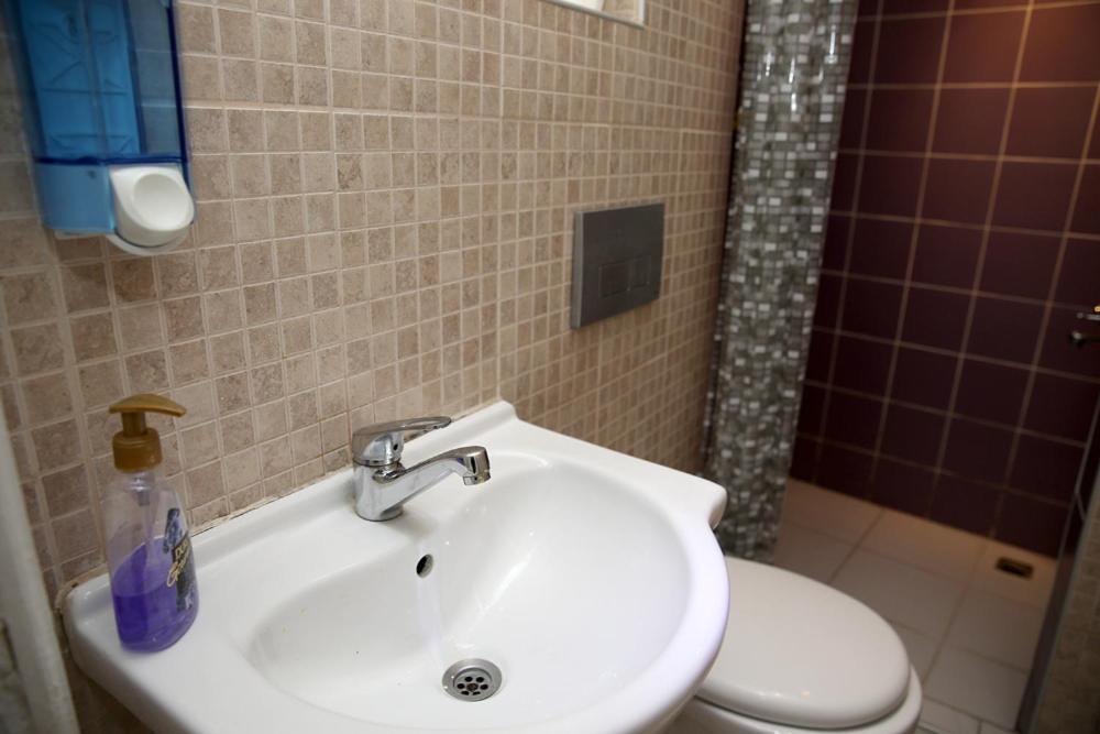 هتل جومبا هاستل Jumba Hostel