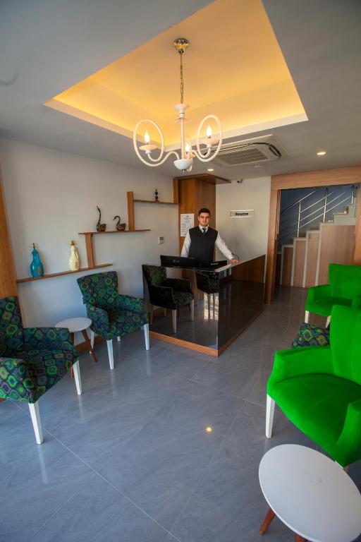 بیزنس پلاس هتل Business Palas Otel
