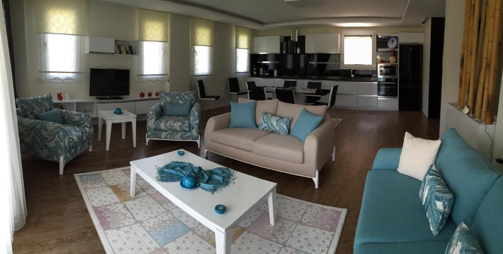 هتل کرسنت توینز - وایت ویلا Crescent Twins -White Villa