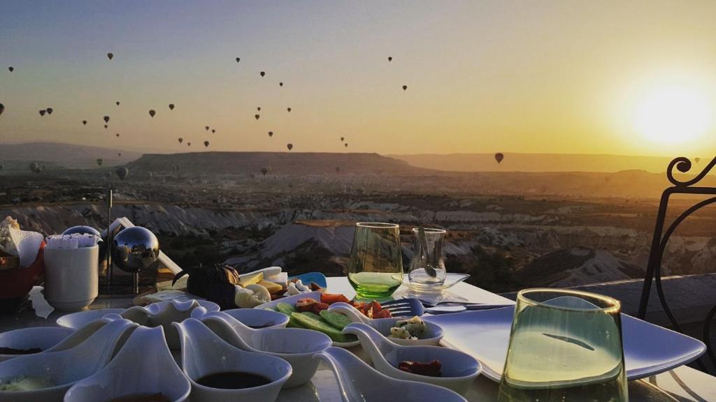 هتل Eyes Of Cappadocia Cave Hotel (Hotel), Uçhisar (Turkey) Deals