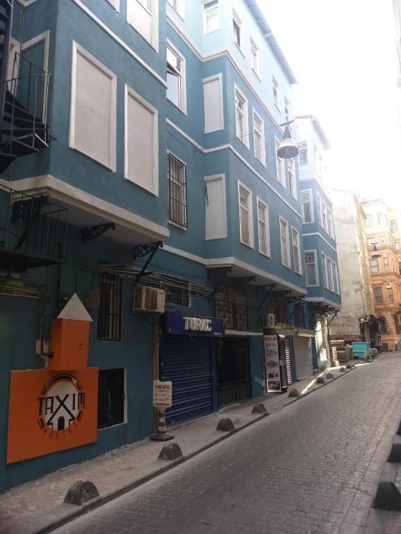 هتل تَکْسیم هُستِل - TAXİM HOSTEL