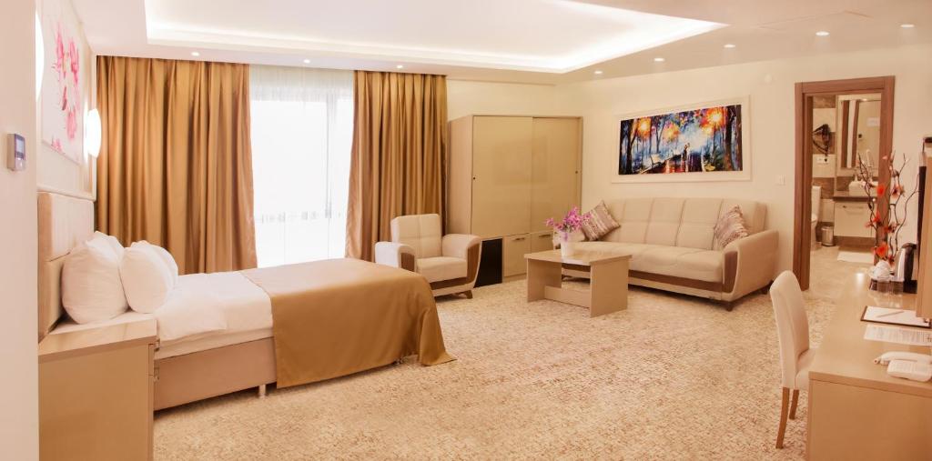 گلدن هتل Goldhan Hotel