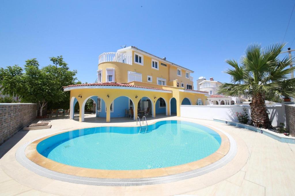 هتل فرویز ویلا Fairways villa