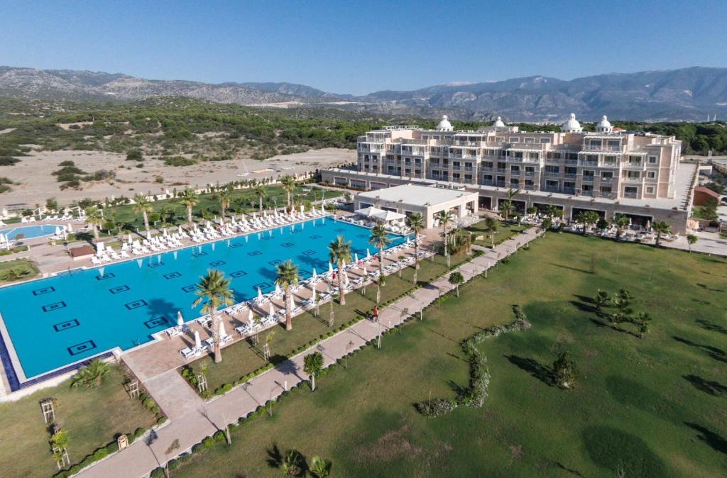 آندریکه بیچ کلاب هتل - Andriake Beach Club Hotel