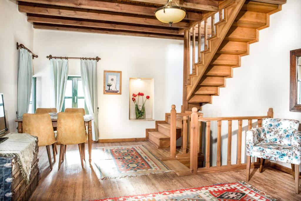 هتل تو استون هومز آستریا - Two Stone Homes Asteria