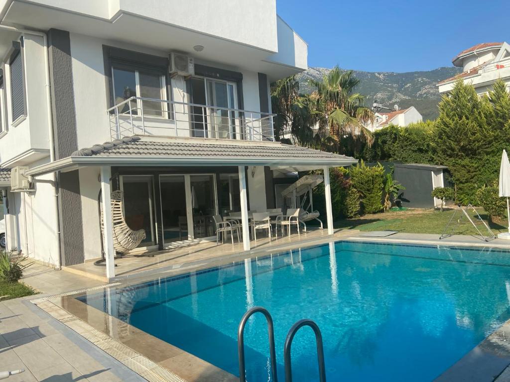 هتل ویلا سِلین Villa Selin