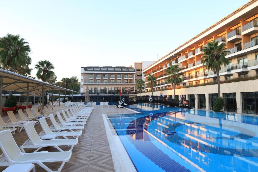 هتل ایدین بِی کُوینز پِیلس و اسپا - Aydinbey Queen’s Palace & SPA