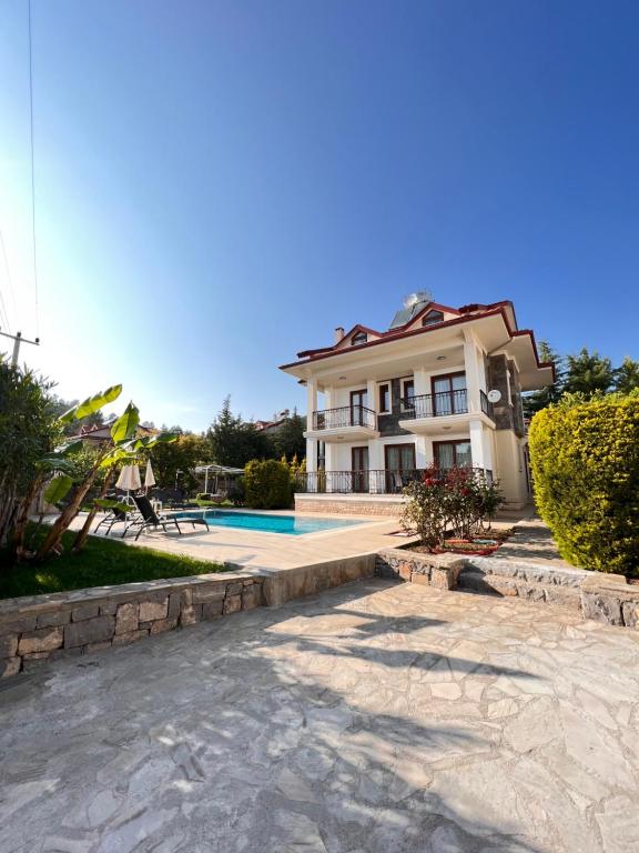 هتل ۴ بی دی آر لکسری ویت پول این اولودنیز ویلا اوپال 4 BDR Luxury with Pool in Oludeniz Villa Opal