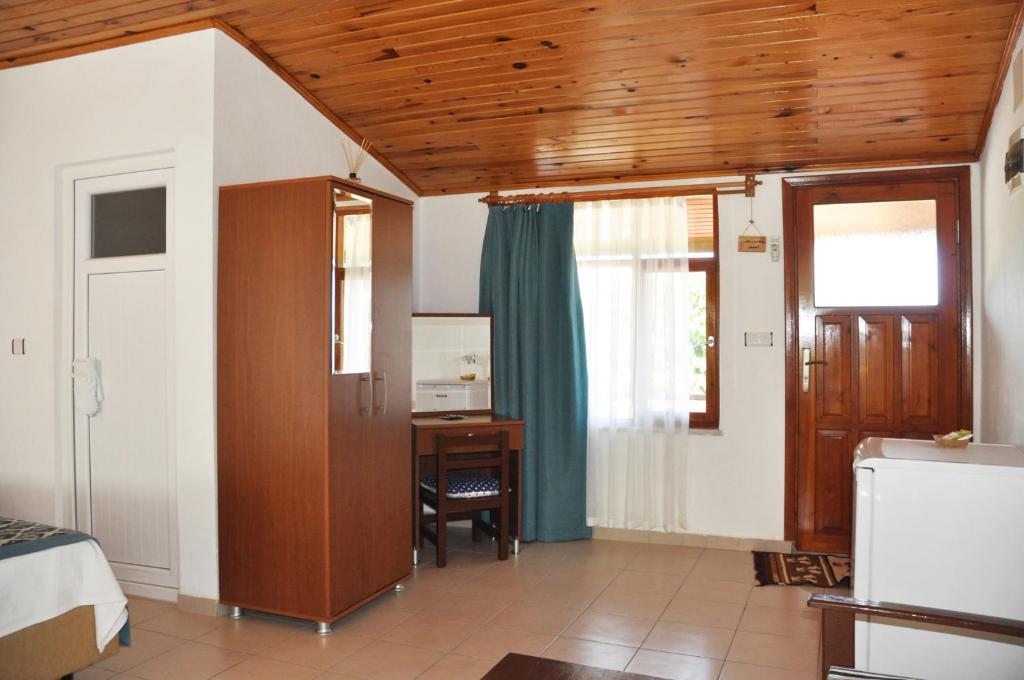 سان سیمون هتل - San Simon Hotel
