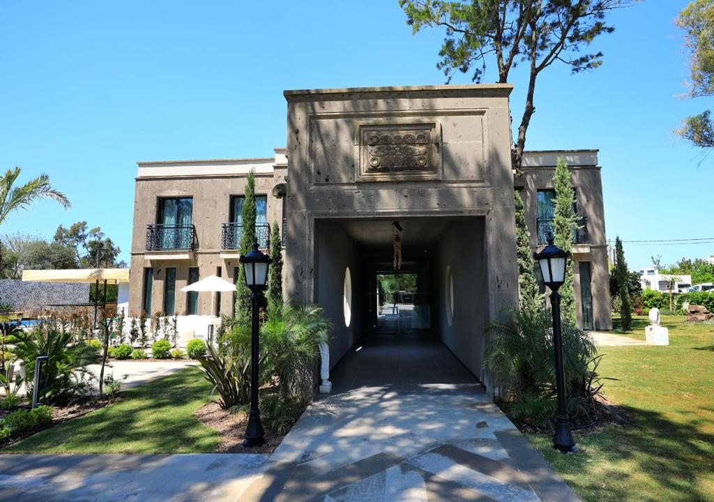 ساندورا بوتیک هتل - Sandora Boutiuqe Hotel