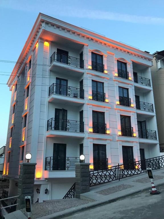 وایت گولدن سوئیت هتل - White Golden Suite Hotel
