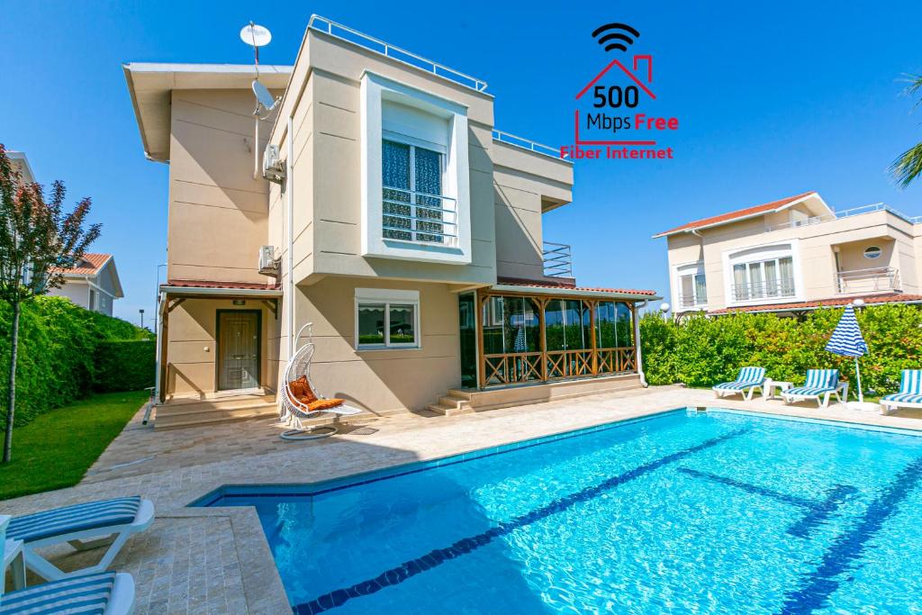هتل پارادایس تاون ویلا بلتانیا ۵۰۰ ام بی پی اس فری وای فای Paradise Town Villa Beltania 500 MBPS free wifi