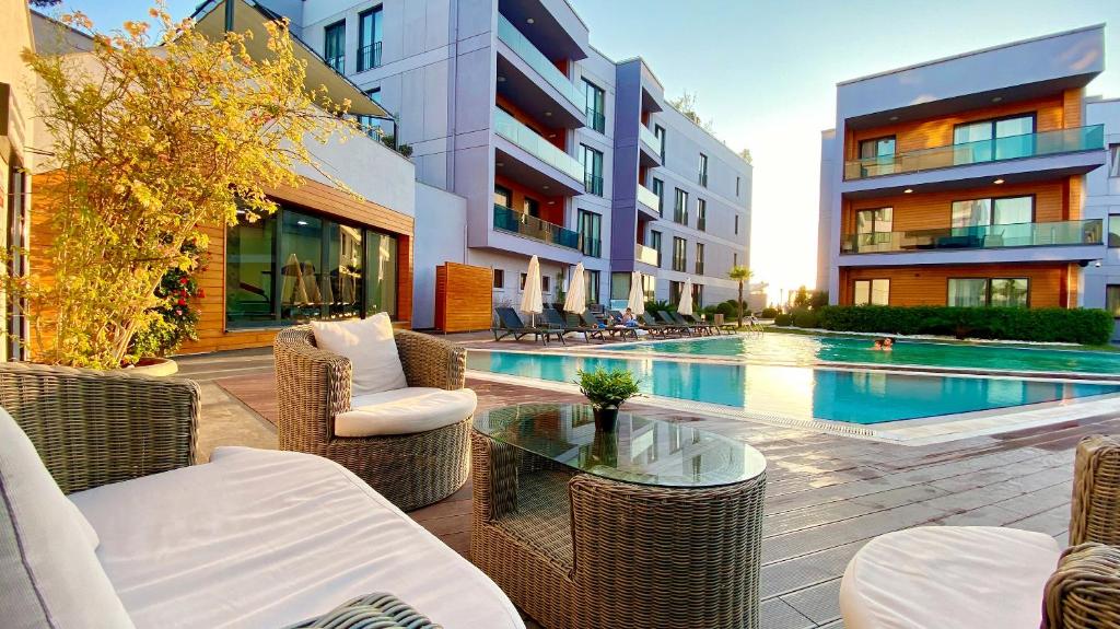 هتل گرین هیلز سوئیتس - Green Hills Suites