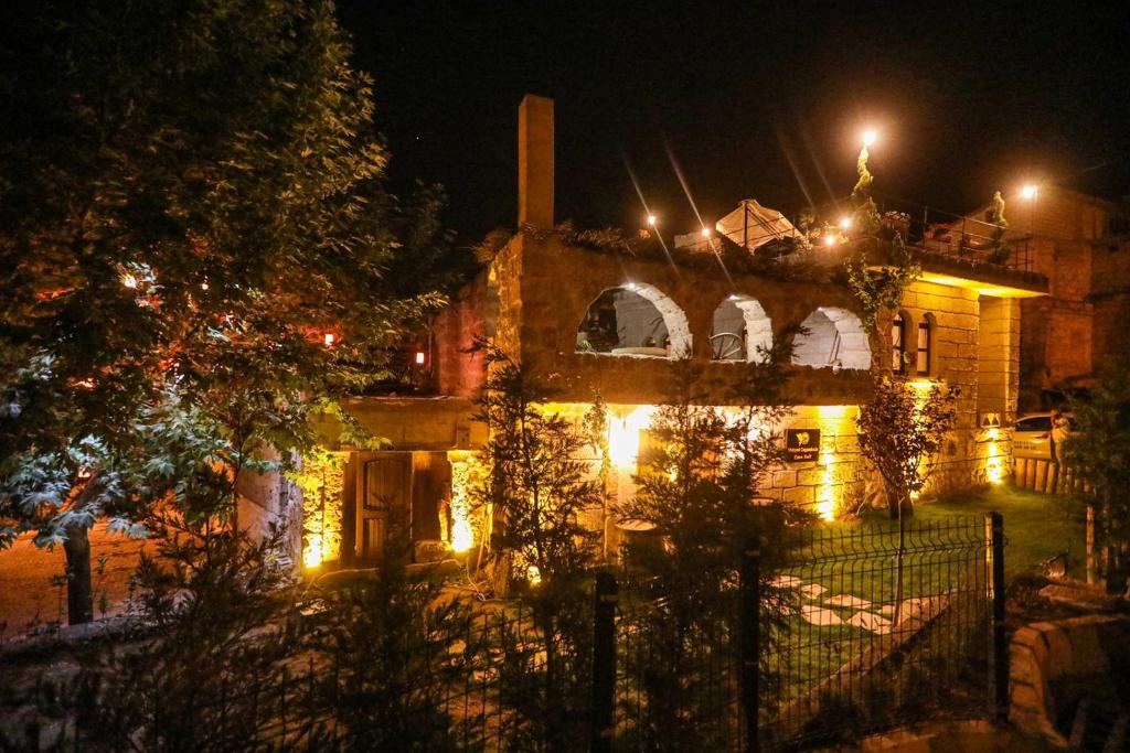 هتل Mahperi Cappadocia Cave (Hotel), Nevşehir (Turkey) Deals