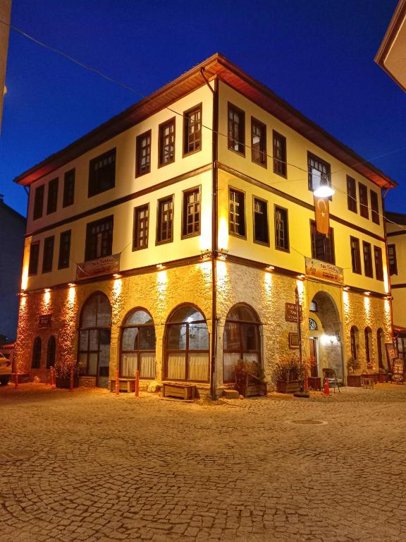 هتل محسن بی کوناğı - Muhsin Bey Konağı