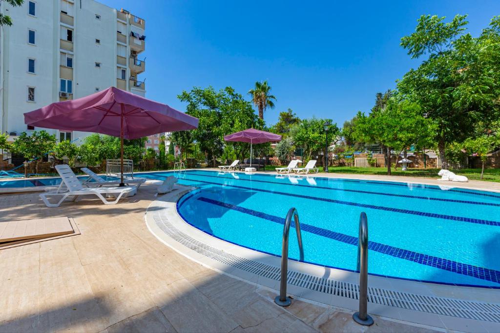 هتل ملیسا سویتس لارا Melissas Suites Lara