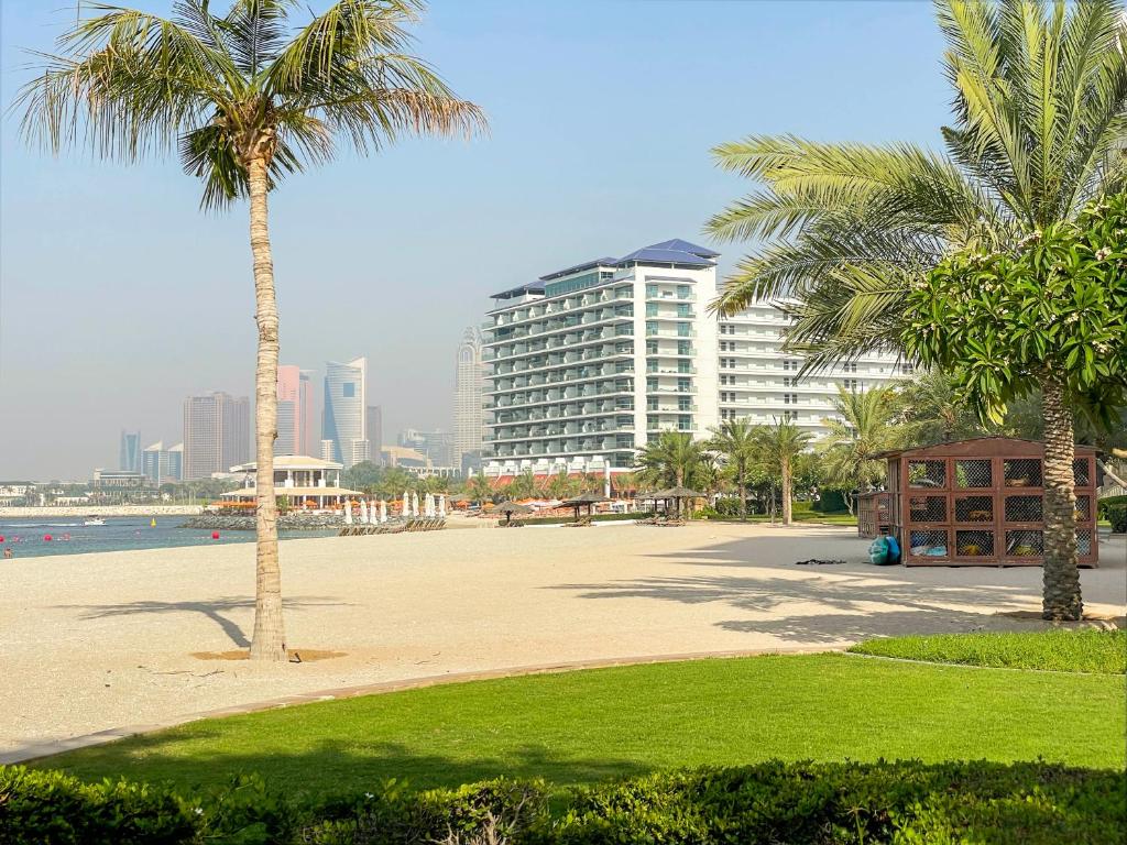 هتل Beachfront Bliss 1 BR Retreat In Palm (Apartment), Dubai (UAE) Deals