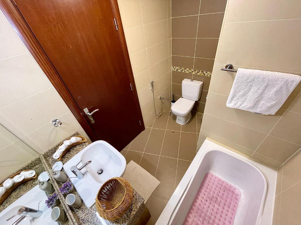 هتل تاون هاوس ویت لیو-این میدز - Townhouse with Live-in Maids
