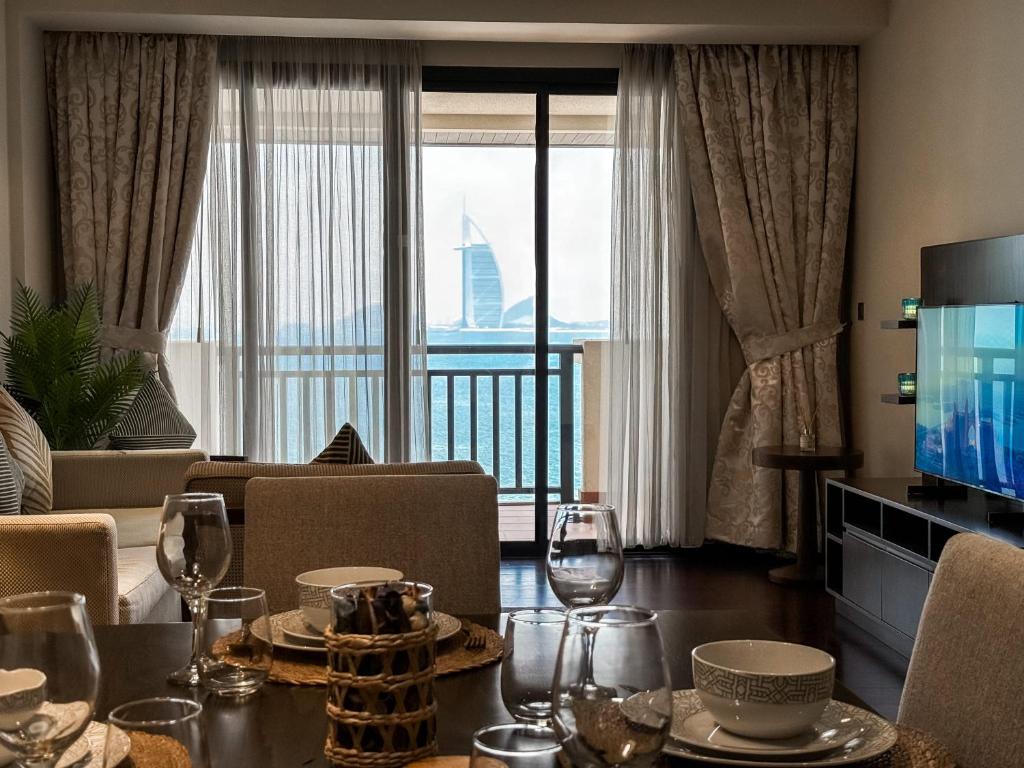 هتل Homelike 1BR Apartment at 5 Star Resort (Apartment), Dubai (UAE) Deals