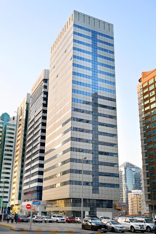 هتل پانورامیک ویو فرنیشد آپارتمان این پالت تاور این توریست کلاب آریا - Panoramic View Furnished Apartment in Palette Tower in Tourist Club Area