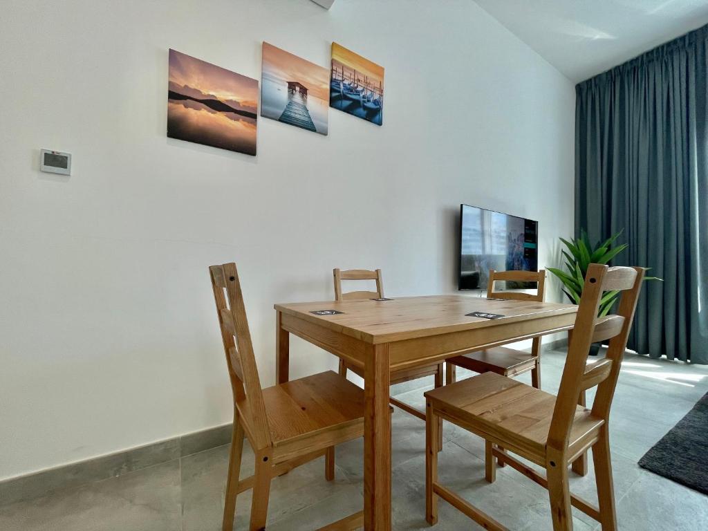 هتل کوزی 1 بی اچ کی فرنشد آپارتمان در پالت تاور در تورست کلاب آریا Cozy 1 BHK Furnished Apartment in Palette Tower in Tourist Club Area