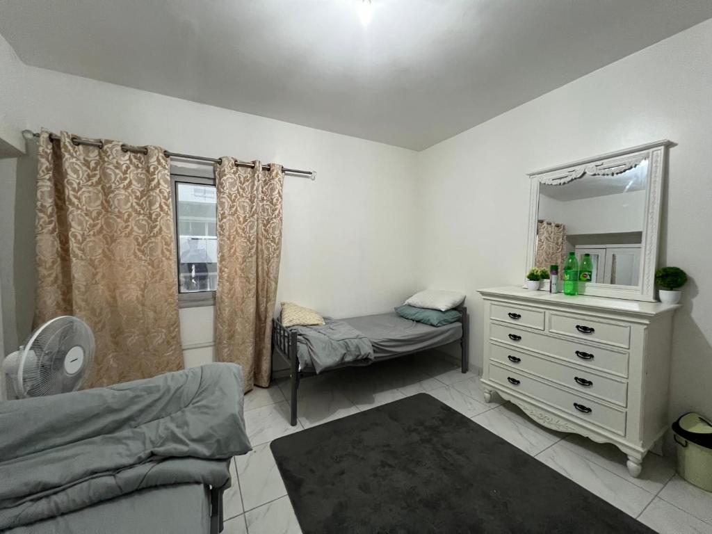 هتل روم فور ۲ پرسن این شیرینگ فلت - Room for 2 Person in Sharing Flat