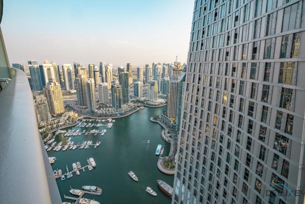Charming 1BR in Damac Heights, Dubai Marina by Deluxe Holiday Homes