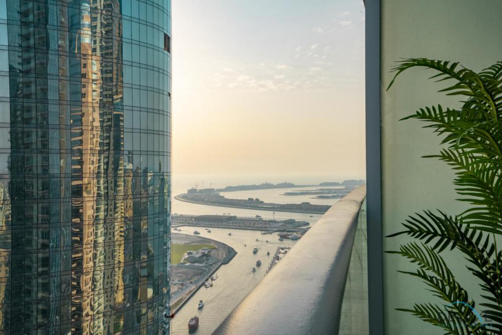 Charming 1BR in Damac Heights, Dubai Marina by Deluxe Holiday Homes