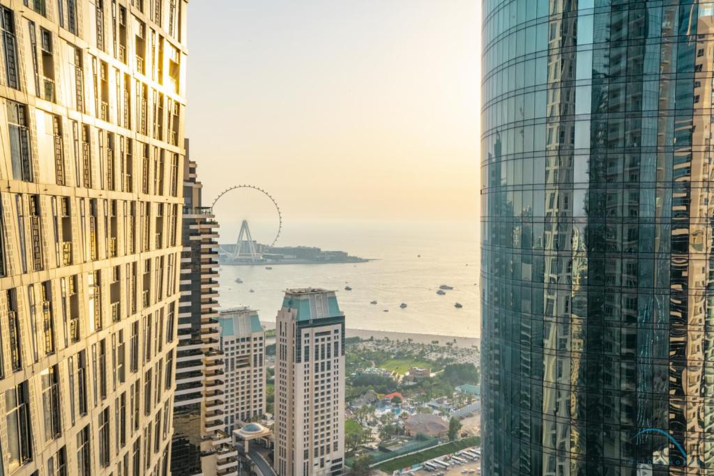 Charming 1BR in Damac Heights, Dubai Marina by Deluxe Holiday Homes