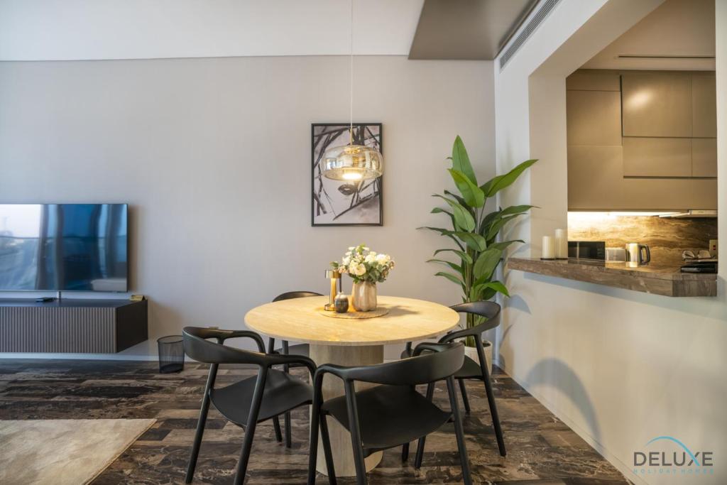 Charming 1BR in Damac Heights, Dubai Marina by Deluxe Holiday Homes
