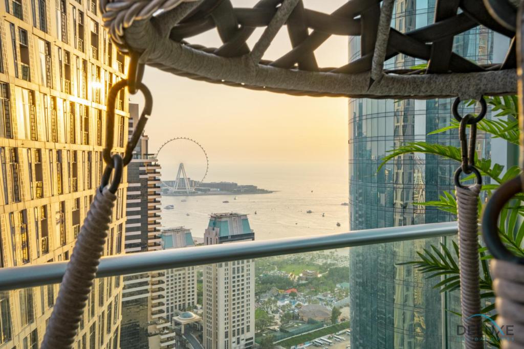 Charming 1BR in Damac Heights, Dubai Marina by Deluxe Holiday Homes